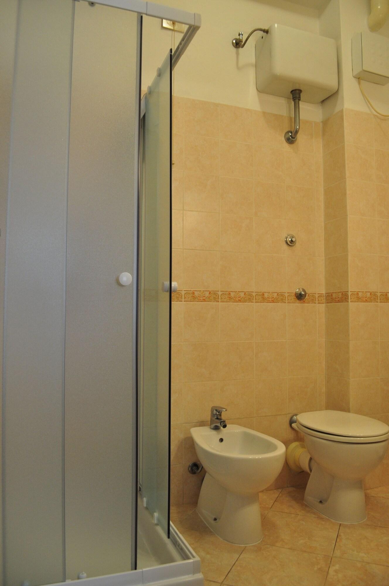Hotel Cecile Пиза Екстериор снимка