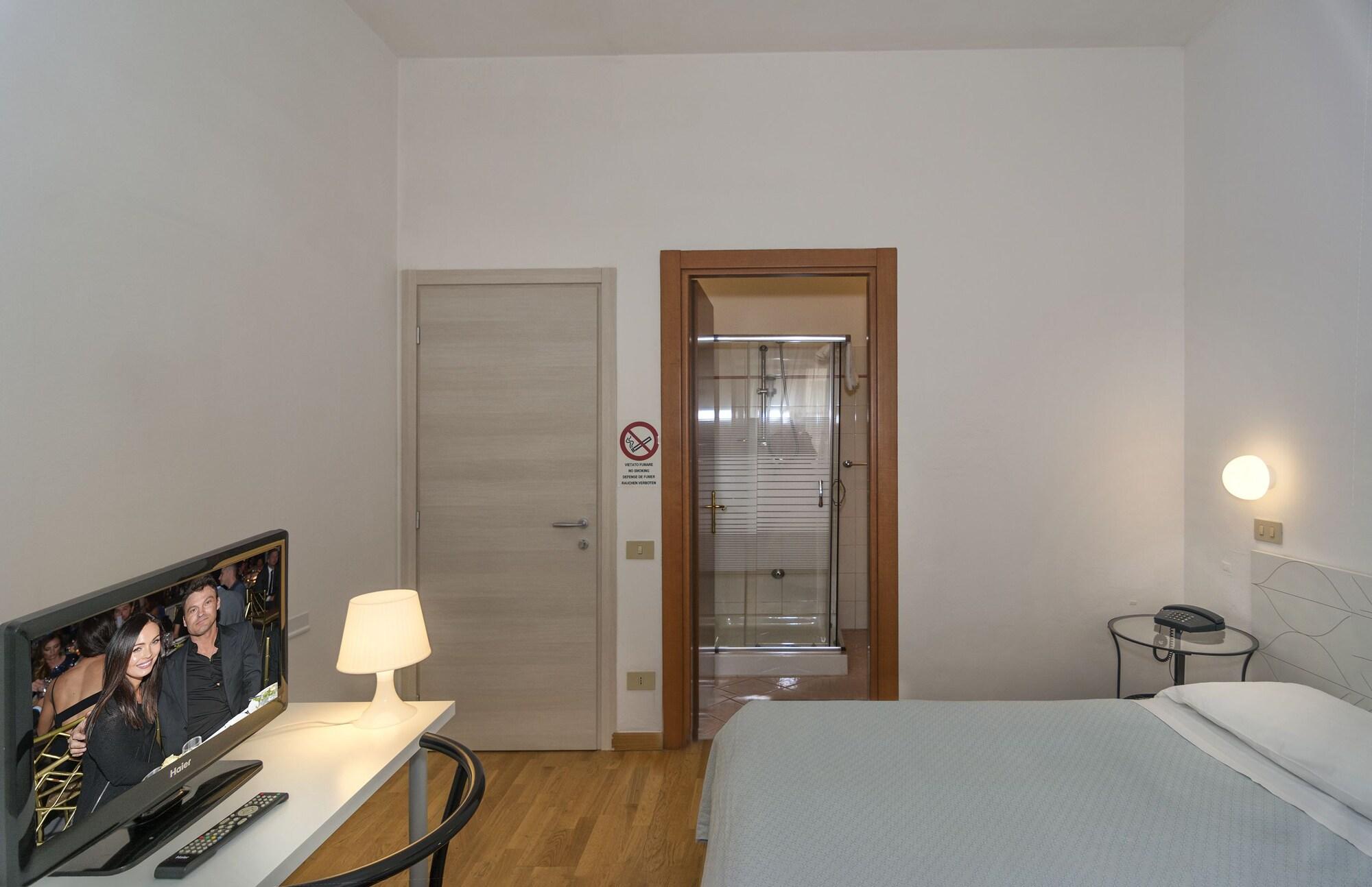 Hotel Cecile Пиза Екстериор снимка