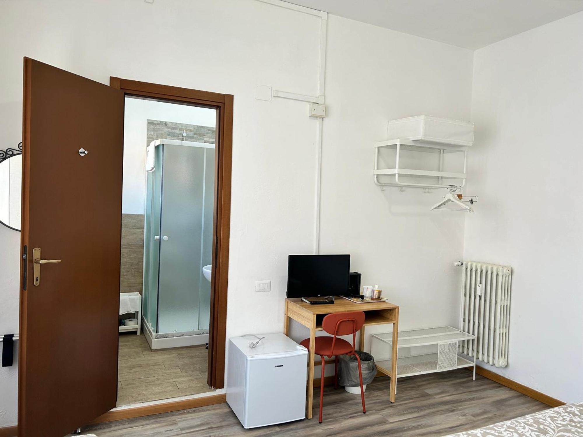 Hotel Cecile Пиза Екстериор снимка