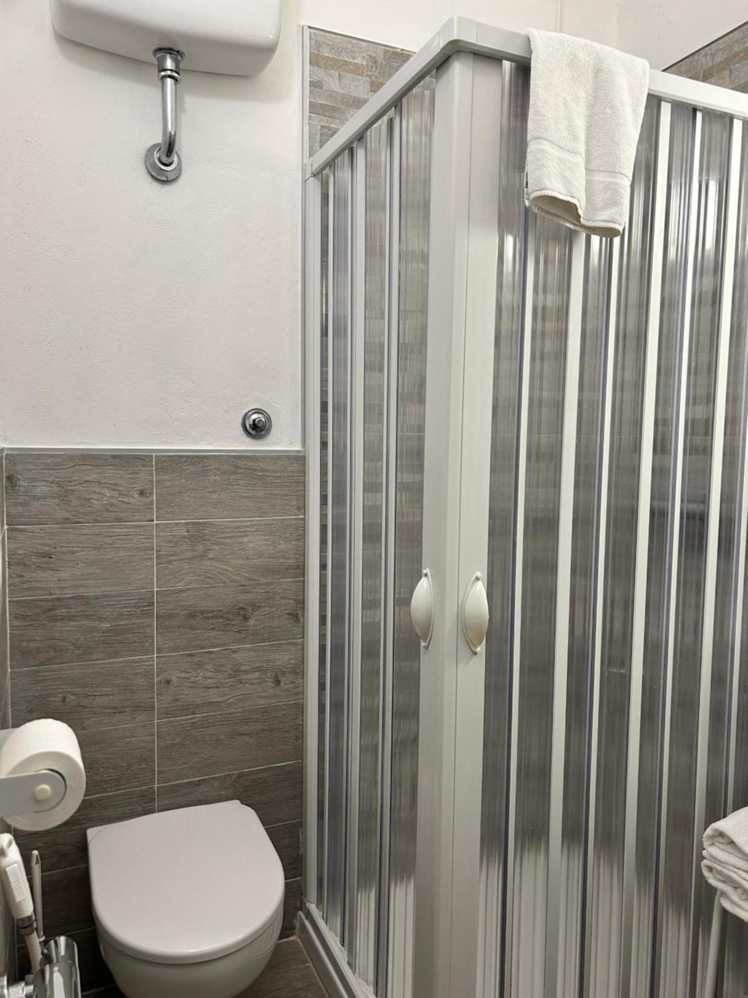 Hotel Cecile Пиза Екстериор снимка