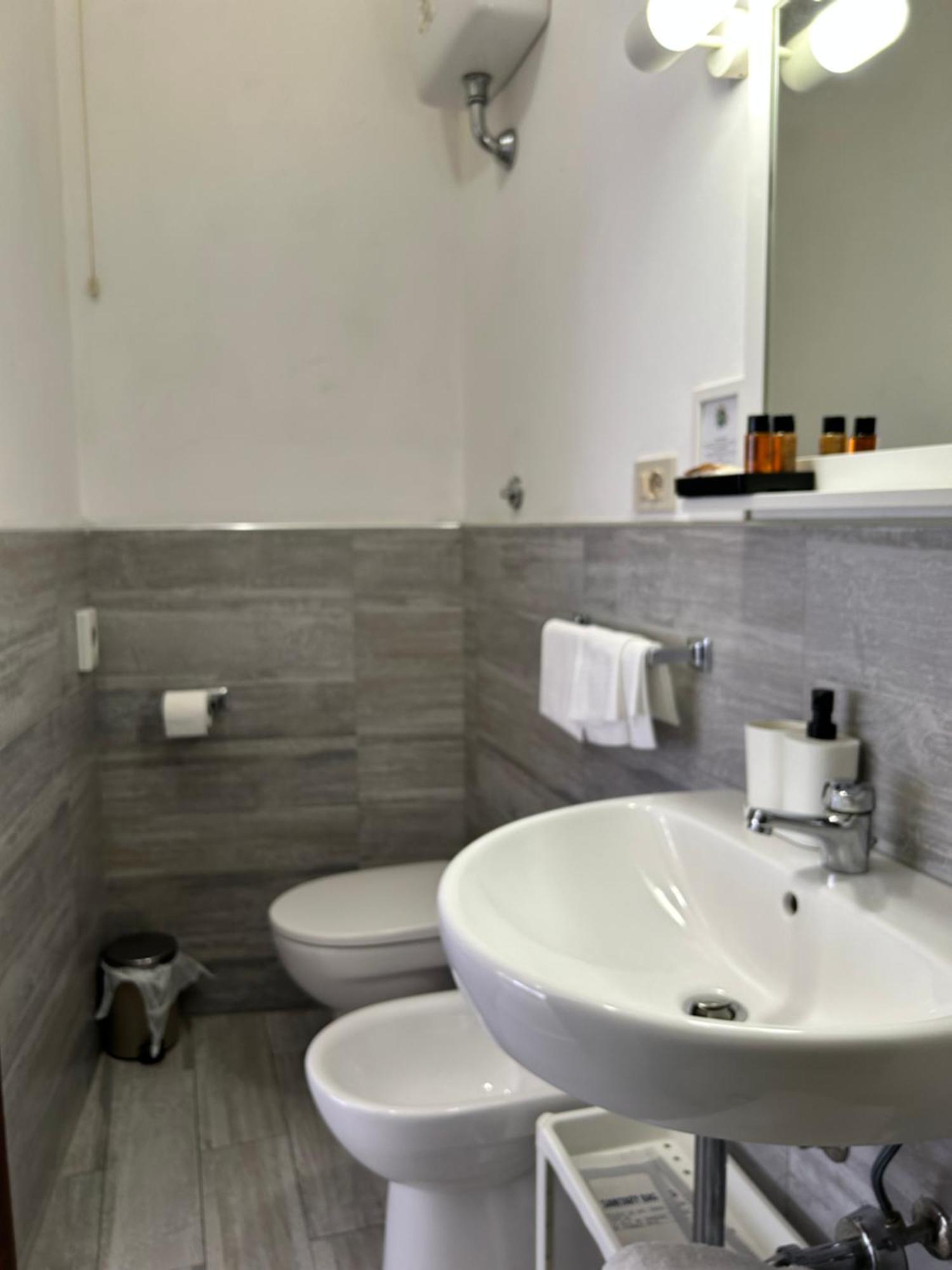 Hotel Cecile Пиза Екстериор снимка
