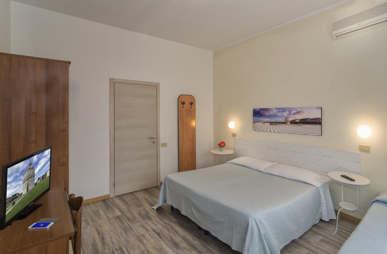 Hotel Cecile Пиза Екстериор снимка