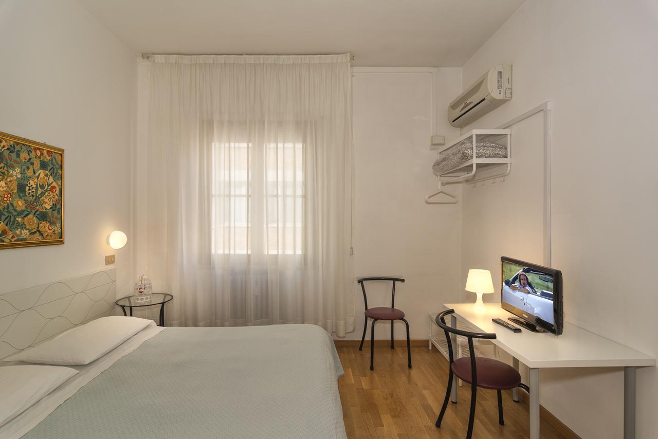 Hotel Cecile Пиза Екстериор снимка